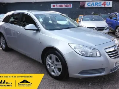 Used Vauxhall Insignia 160 HP (117 kW) 2012 Silver Estate