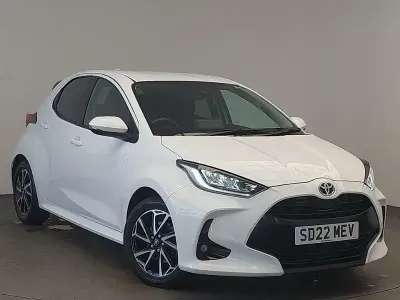 Second-hand Toyota Yaris Hybrid Design 116 CP (85 kW) 2022 Alb Hatchback