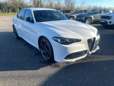 Ny Alfa Romeo Giulia Saloon Veloce 280 HK (205 kW) 2025 Vit Sedan