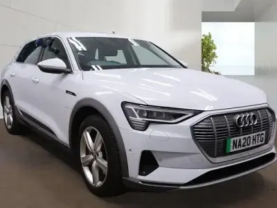 Begagnad Audi e-tron Design 230 kW (313 HK) 2022 SUV
