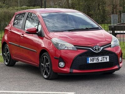 Used Toyota Yaris Sport 99 HP (72 kW) 2015 Red Hatchback