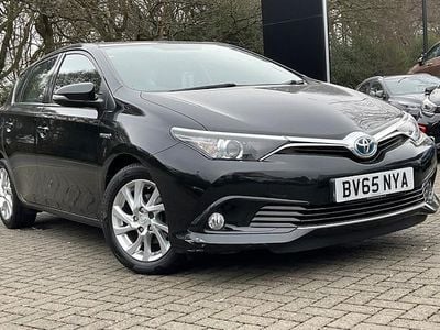 Used Toyota Auris Hybrid Business Edition 136 HP (100 kW) 2016 Hatchback