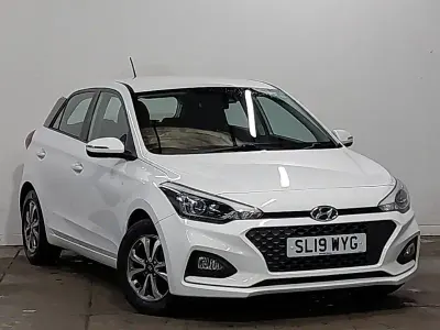 Used Hyundai i20 SE 84 HP (61 kW) 2019 White Hatchback