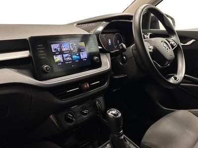 Used Skoda Fabia Colour Edition 110 HP (80 kW) 2022 White Hatchback