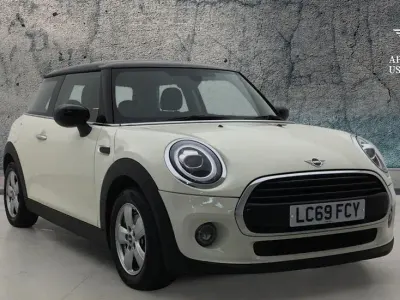 Used Mini Cooper Classic 134 HP (98 kW) 2019 White Hatchback