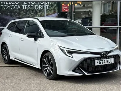 Usado Toyota Corolla Sport 138 CV (101 kW) 2024 Gris Familiar