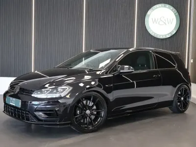 Begagnad VW Golf VII R 300 HK (220 kW) 2019 Svart Halvkombi