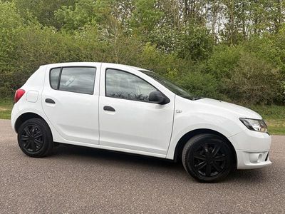 Begagnad Dacia Sandero Ambiance 2015 Vit Halvkombi