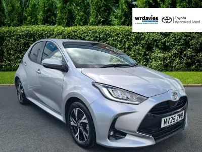 Used Toyota Yaris Hybrid Design 2025 Silver Hatchback