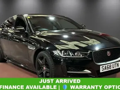 Begagnad Jaguar XE R-Sport 200 HK (147 kW) 2018 Svart Sedan