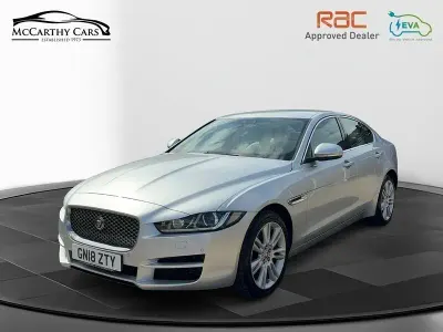 Używany Jaguar XE Portfolio 247 KM (181 kW) 2018 Srebrny Sedan/Limuzyna