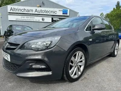Second-hand Vauxhall Astra 115 CP (84 kW) 2015 Gri Hatchback