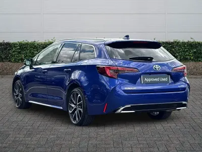 Used Toyota Corolla 196 HP (144 kW) 2025 Blue Estate