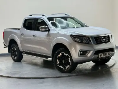 Begagnad Nissan Navara Tekna 190 HK (139 kW) 2019 Silver Pickup
