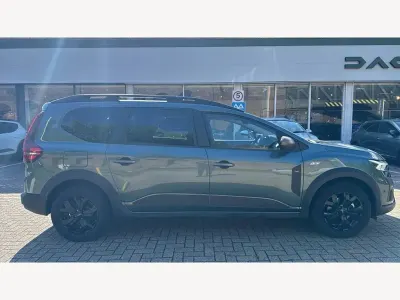 Second-hand Dacia Jogger Extreme 2023 Verde Monovolum