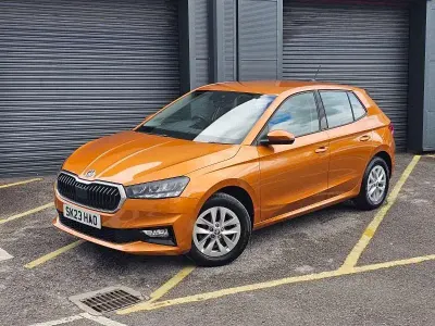 Usado Skoda Fabia Comfort 70 CV (51 kW) 2023 Naranja Utilitario