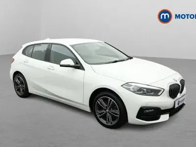 Used BMW 118 Sport Line 136 HP (100 kW) 2023 White Hatchback
