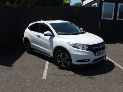 Used Honda HR-V SE 120 HP (88 kW) 2015 White SUV