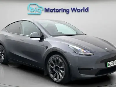 Begagnad Tesla Model Y RWD 250 kW (340 HK) 2023 Grå SUV