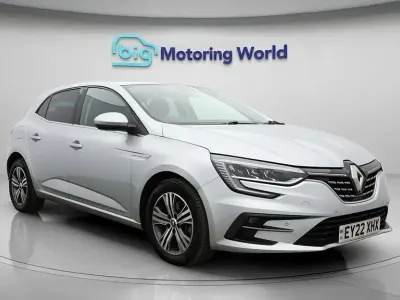 Usado Renault Mégane Iconic 160 HP (117 kW) 2022 Cinzento Citadino