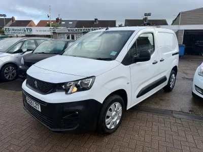 Used Peugeot Partner 131 HP (96 kW) 2021 White MPV