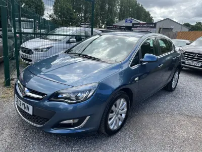 Used Vauxhall Astra Elite 165 HP (121 kW) 2013 Blue Hatchback