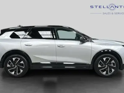 Used Vauxhall Grandland 154 kW (210 HP) 2025 Grey SUV