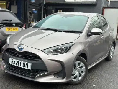 Used Toyota Yaris Hybrid Design 2025 Silver