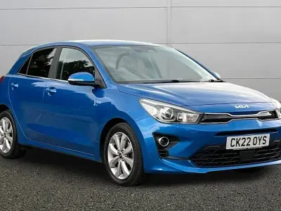 Używany Kia Rio 120 KM (88 kW) 2022 Niebieski Hatchback