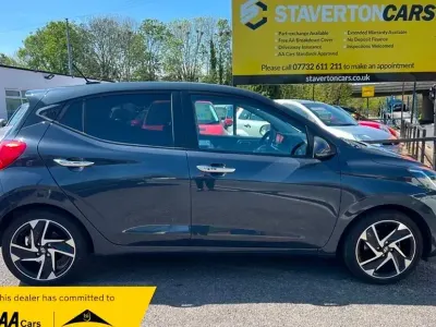 Used Hyundai i10 Premium 67 HP (49 kW) 2023 Grey Hatchback