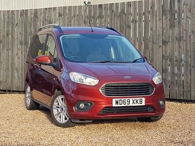 Used Ford Tourneo Titanium 100 HP (73 kW) 2020 Red Estate