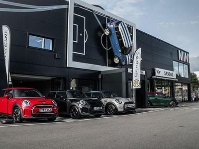 Used Mini Cooper Clubman Sport 134 HP (98 kW) 2022 Black Estate