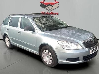 Green Used 2011 Skoda Octavia Estate | £2,295 (Super price)
