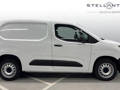 Used Citroën Berlingo 99 HP (72 kW) 2023 White MPV