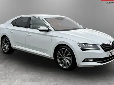 Used Skoda Superb 190 HP (139 kW) 2017 White Hatchback