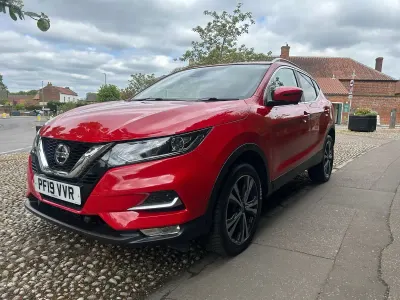 Used Nissan Qashqai N-Connecta 150 HP (110 kW) 2019 Red SUV