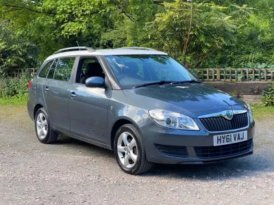 Begagnad Skoda Fabia SE 90 HK (66 kW) 2011 Grå Kombi