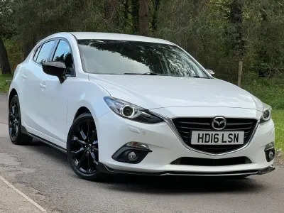Begagnad Mazda 3 Inclusive 165 HK (121 kW) 2016 Vit Halvkombi