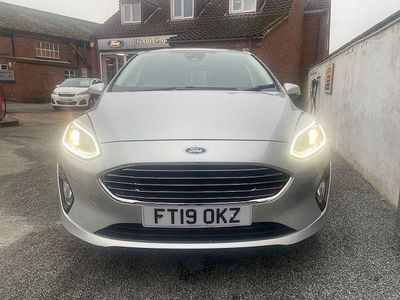 Used Ford Fiesta Titanium 100 HP (73 kW) 2019 Moondust silver Hatchback