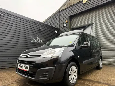 Używany Citroën Berlingo Feel 100 KM (73 kW) 2016 Czarny Minivan