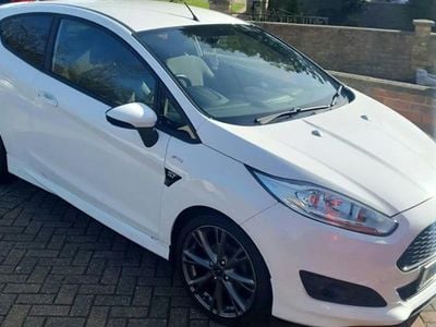 Used Ford Fiesta ST-Line 101 HP (74 kW) 2017 White Hatchback