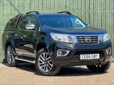 Begagnad Nissan Navara Tekna 2016 Svart Pickup