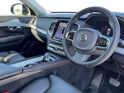 Begagnad Volvo XC90 Plus 235 HK (172 kW) 2023 Silver SUV