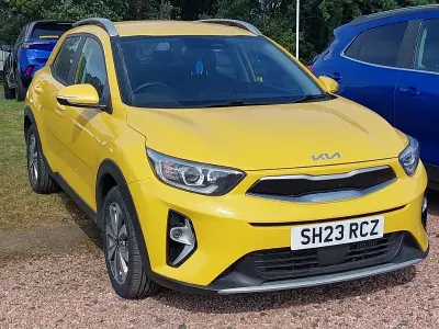 Used Kia Stonic 99 HP (72 kW) 2023 Yellow SUV