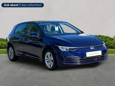 Used VW Golf VIII Life 110 HP (80 kW) 2023 Blue Hatchback
