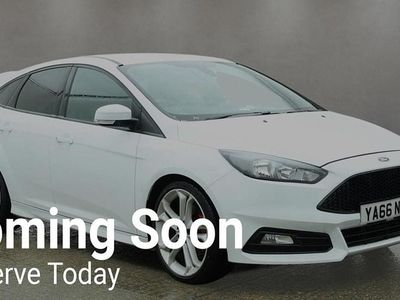 Used Ford Focus ST 185 HP (136 kW) 2016 White Hatchback