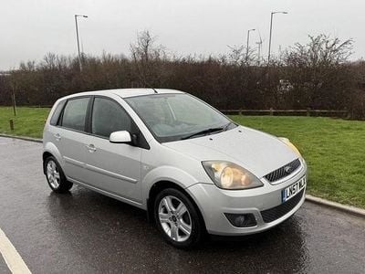 Silver Used 2007 Ford Fiesta Zetec Hatchback | £1,999 (Fair price)