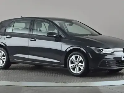 Używany VW Golf VIII Life 110 KM (80 kW) 2023 Szary Hatchback
