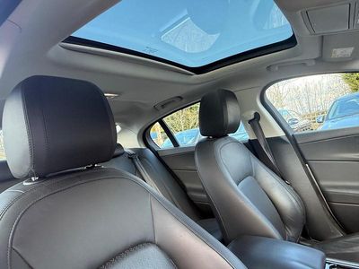 Usado Jaguar XE Portfolio 2017 Prateado Sedan