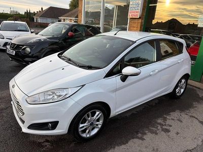 White Used 2014 Ford Fiesta Zetec Hatchback | £3,795 (Fair price)
